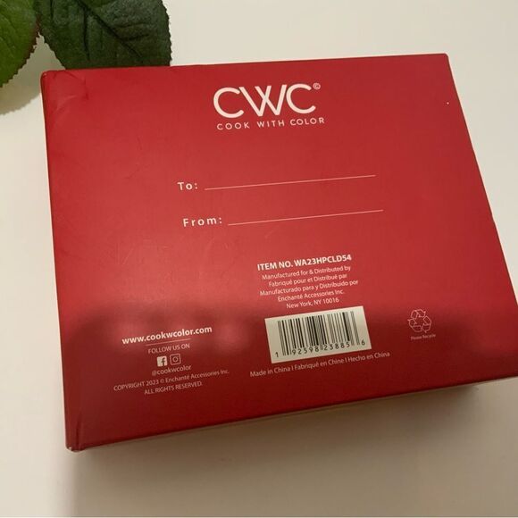 3 pc. Holiday Hip Flask & Shot Glasses Gift Set "Bottoms Up" Santa in Snowbank - Picture 4 of 4